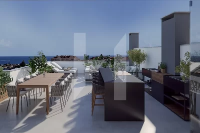 Fantastic 3 bedroom apartment with terrace and sea view